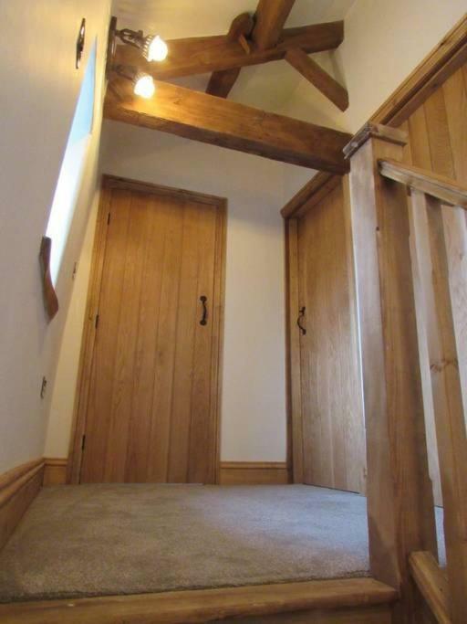 Stunning Blackberry With Log Burner - Located On Main Street Haworth