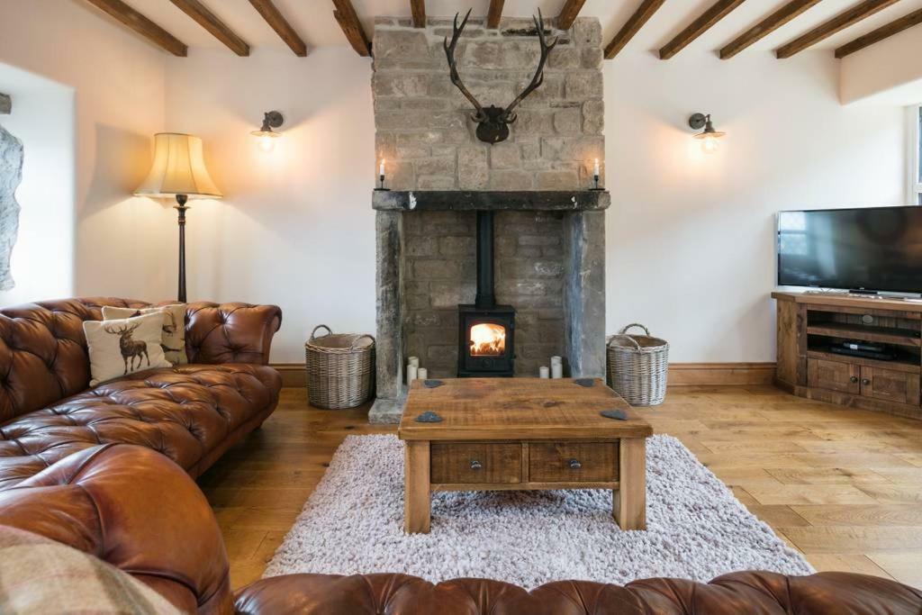 Stunning Blackberry With Log Burner - Located On Main Street Holiday home